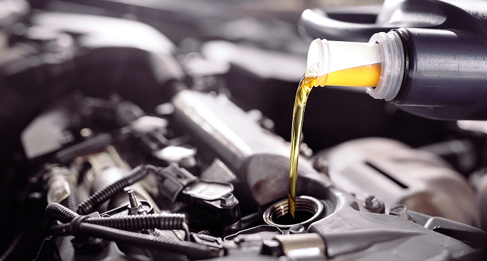 Замена масла в двигателе автомобиля: сроки и правила