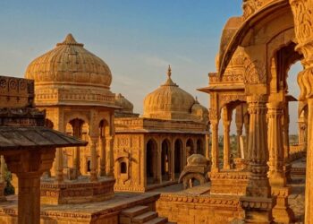 Features of the choice of Indian style in architecture: unique features and characteristics