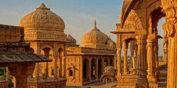Features of the choice of Indian style in architecture: unique features and characteristics