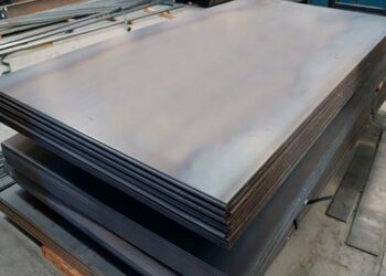 Лист гарячекатаний сталевий: переваги та використання