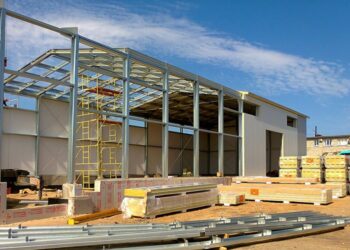 Строительство промышленных складов: правила и этапы