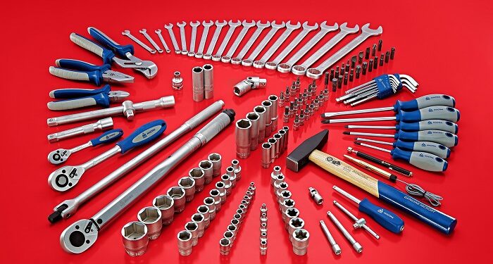 Важность слесарных инструментов в комплектации рабочей мастерской