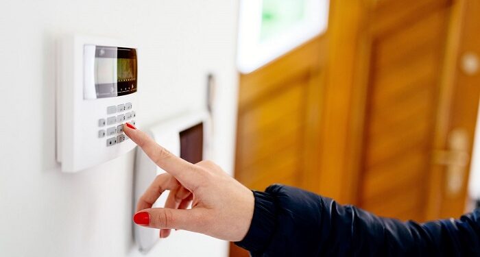 Как обеспечить защиту квартиры: руководство по установке сигнализации