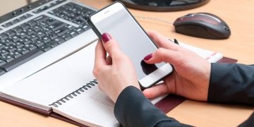 Смартфоны для работы: основные виды, характеристики и рекомендации по выбору