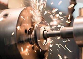 Токарная обработка металла и услуги компании KOMKOR: основные преимущества