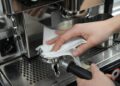 Як доглядати за фільтровою кавомашиною
