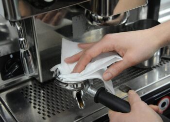 Як доглядати за фільтровою кавомашиною