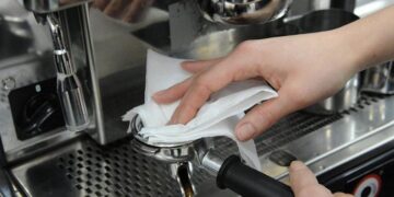 Як доглядати за фільтровою кавомашиною