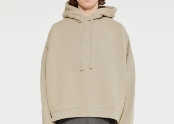 Почему стоит выбрать одежду Acne Studios: главные преимущества бренда